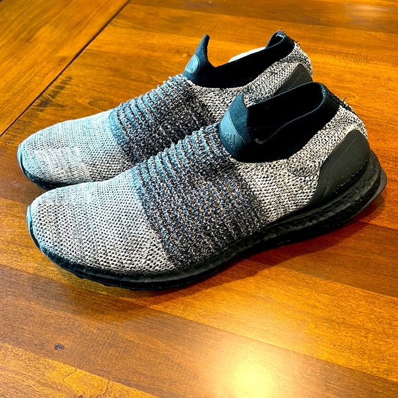 Adidas Ultraboost Laceless Mid Color- Oreo Size 9.5 - Picture 1 of 5